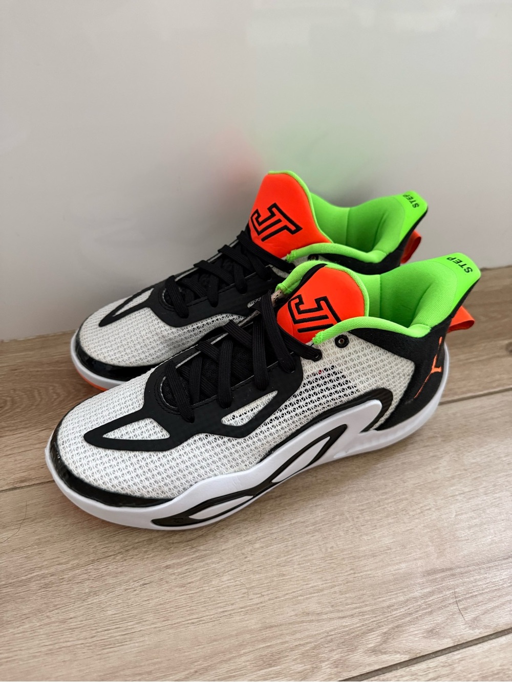Nike Ja 1 GS “Scratch” Bright Orange Green Ja Morant Boys 6Y Basketball Shoes